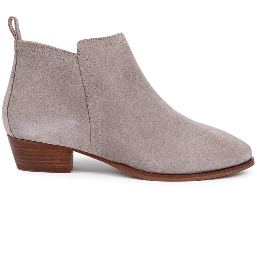 Florie Heeled Leather Ankle Boots - FLORIE / 324 290