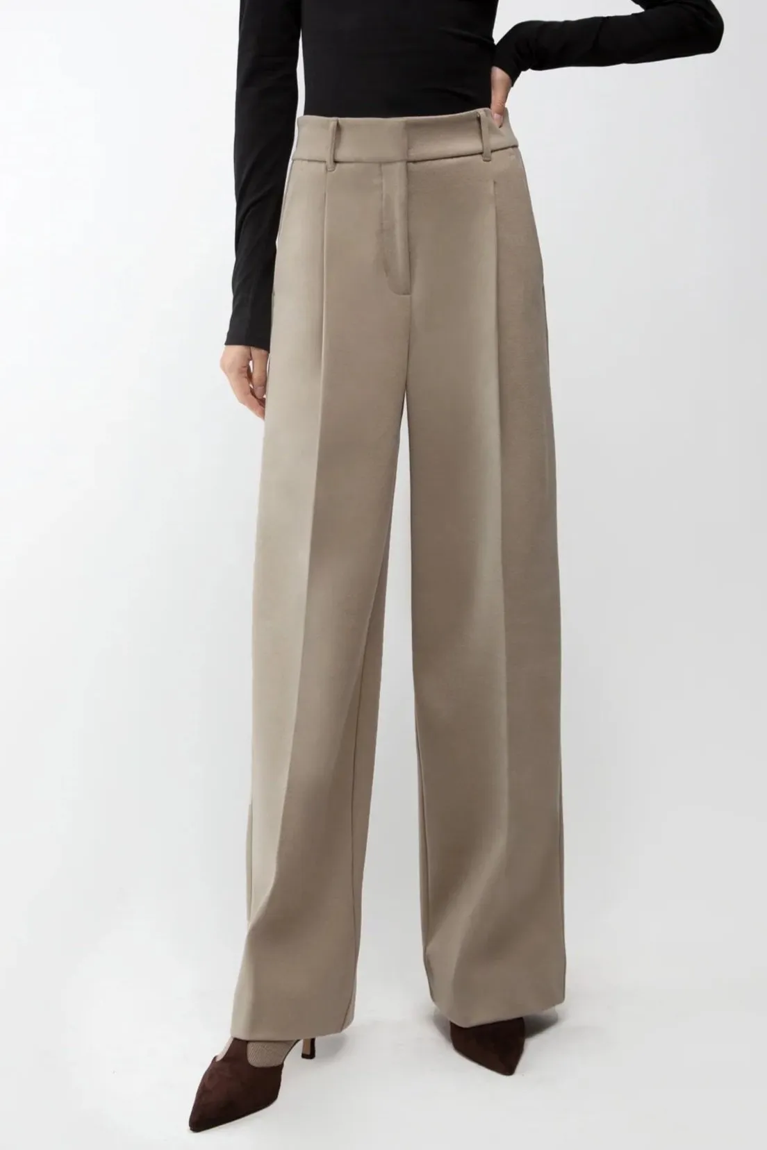 HIGH-RISE STRAIGHT LEG TROUSER WITH PLEATS