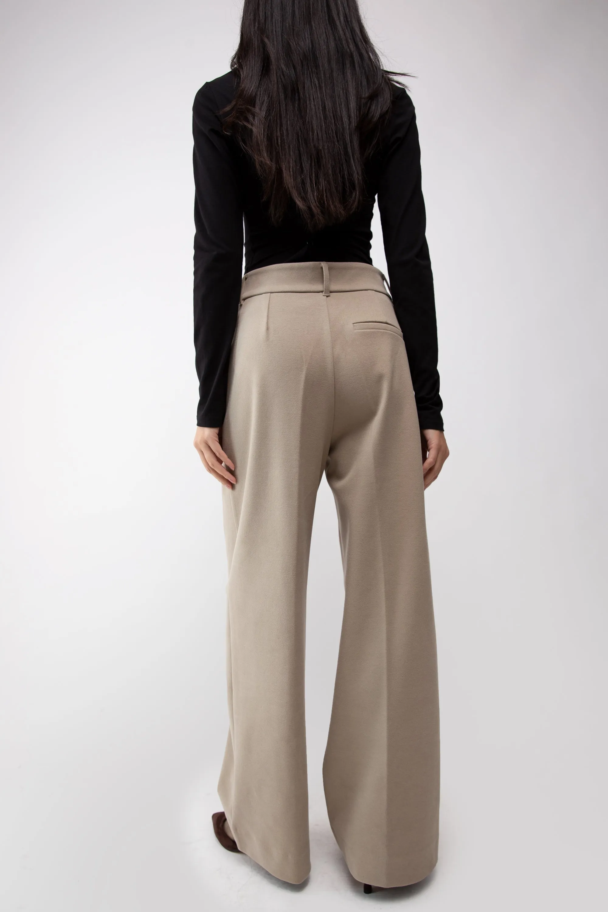 HIGH-RISE STRAIGHT LEG TROUSER WITH PLEATS