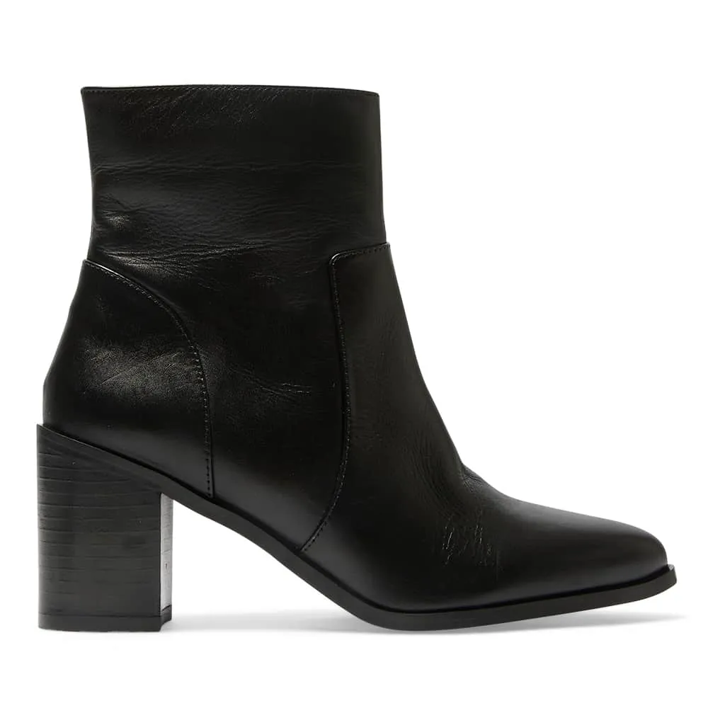 Rapid Boot in Black Leather