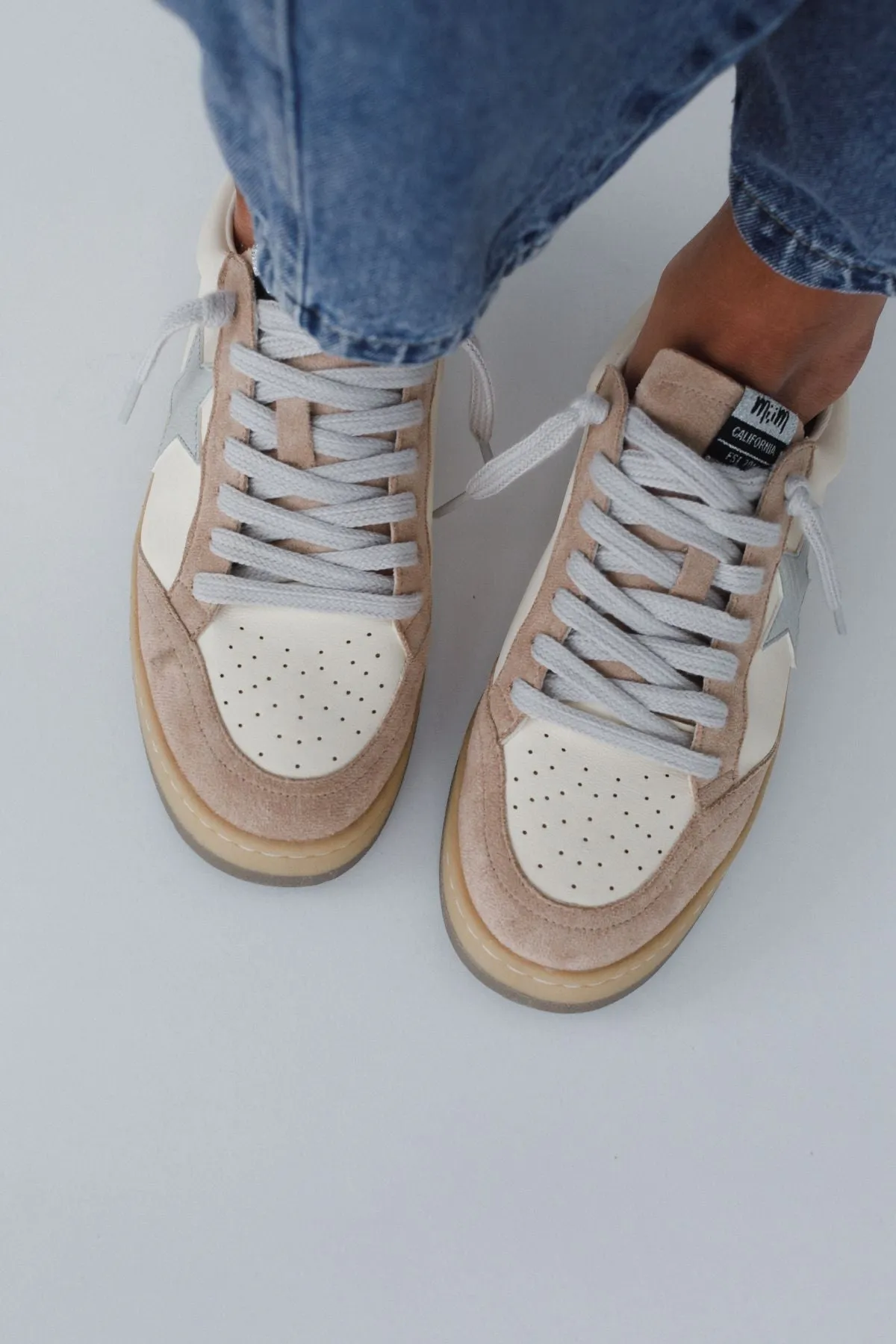 Supernova Sneakers - Taupe